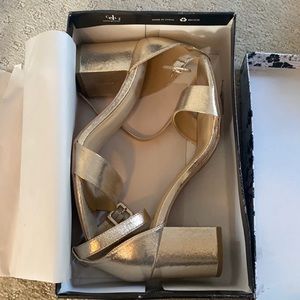 BRAND NEW Chinese Laundry Rose Gold Wedges